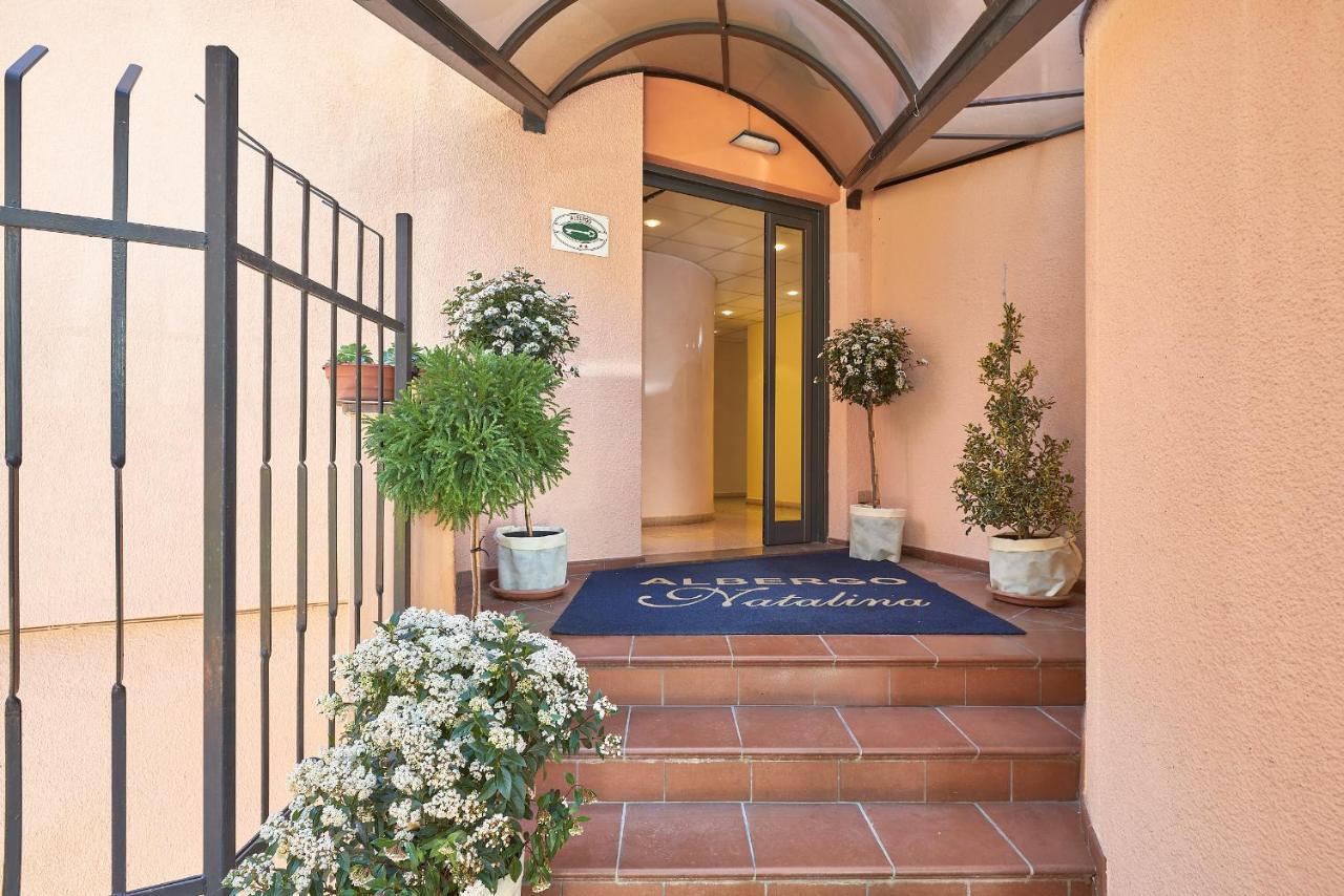 Albergo Natalina ฟีนาเลลีกูเร ภายนอก รูปภาพ